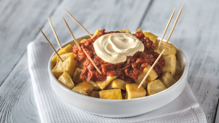 Tortilla de patatas, a hagyományos spanyol burgonyás omlett